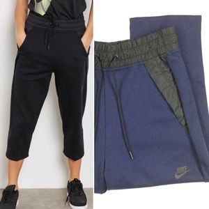 NIKE NWOT Tech Fleece Capri Pants Blue Women’s Small